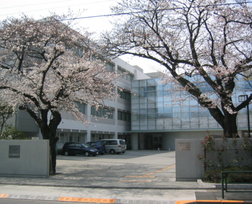 2000年新校舎正門