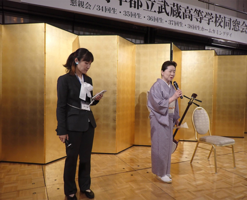 懇親会を盛り上げた司会の二人